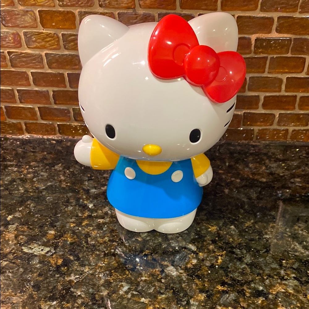 Hello Kitty Dancing waving doll she goes up and down She takes Batteries New - Picture 2 of 7